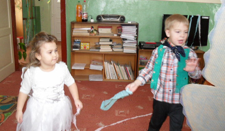 Karnevál 2012 - MŠ, ZŠ